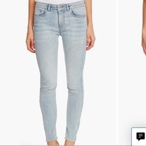 Cece classic skinny jeans Vince Camuto size 30/10.  Brand new with tags.